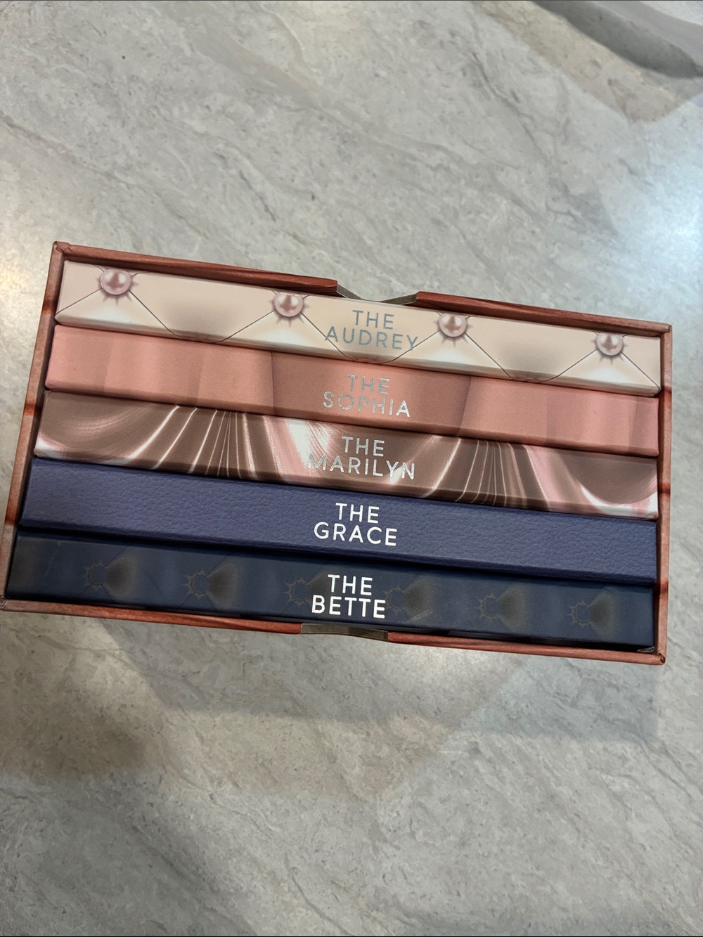 Laura Geller The Starlet Collection Baked Eye Shadow Book - Rose Gold - Picture 2 of 3